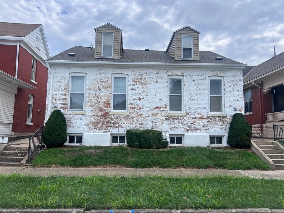 932-934-934 Kentucky St in Quincy, IL - Building Photo