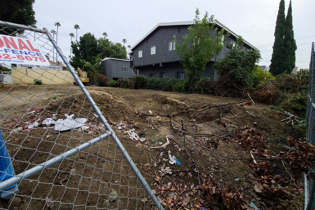 1750 N Van Ness Ave in Los Angeles, CA - Building Photo