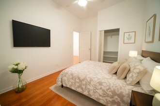 2728 N Artesian Ave, Unit apt 2 in Chicago, IL - Foto de edificio - Building Photo