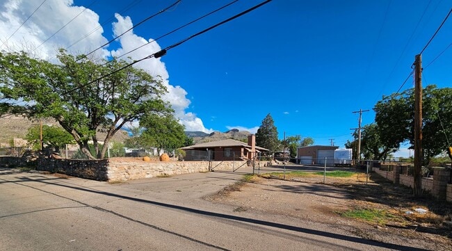 property at 2508 Ocotillo Dr