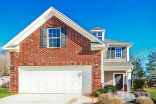 127 Dunnsmore Dr in Inman, SC - Building Photo