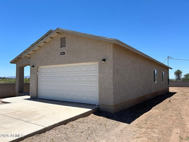 2742 N Washington Ave in Douglas, AZ - Building Photo - Building Photo