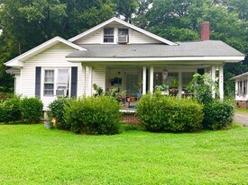 912 Lexington Ave in Greensboro, NC - Building Photo