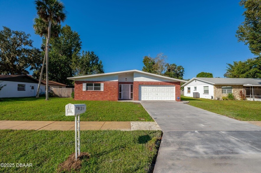 3718 Paige St in Port Orange, FL - Building Photo