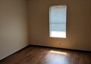 1321 Pennington Ave in Edmond, OK - Building Photo - Building Photo