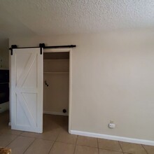 6113 Panorama Dr in Bakersfield, CA - Building Photo - Building Photo