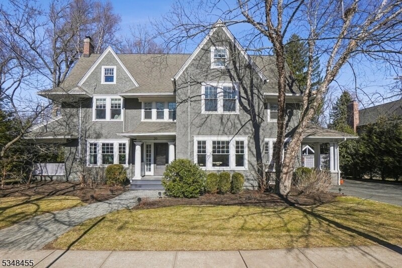 20 Hillside Ave in Madison, NJ - Building Photo