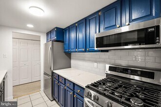 288 Drummers Ln in Wayne, PA - Building Photo - Building Photo