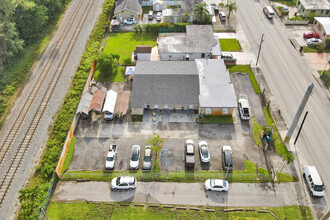 701 E 21st St in Hialeah, FL - Foto de edificio - Building Photo