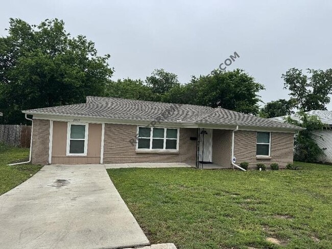 property at 2817 Rio Vista Rd