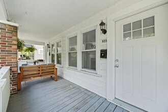 925 Thomas Rd in Grandview Heights, OH - Building Photo - Building Photo