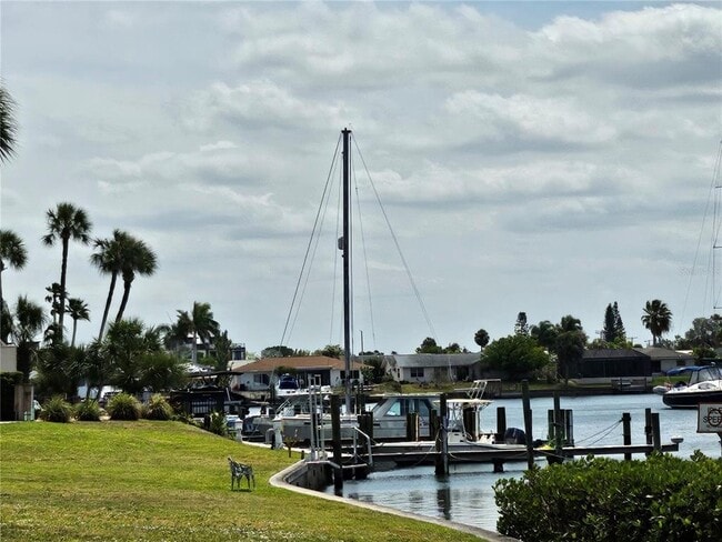 1028 Apollo Beach Blvd in Apollo Beach, FL - Building Photo - Building Photo