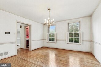 1042 Tenby Rd in Berwyn, PA - Building Photo - Building Photo