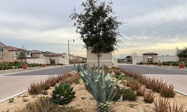 16746 Mistletoe in Fontana, CA - Building Photo - Building Photo