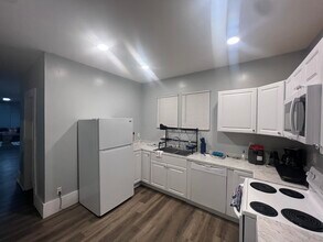 16 18th St, Unit Upper in Buffalo, NY - Foto de edificio - Building Photo
