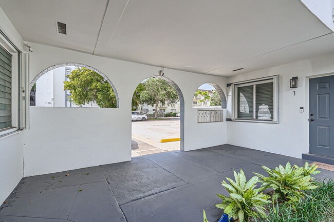 Parkview I & II in North Miami, FL - Building Photo - Building Photo
