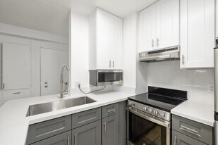 Bay in San Diego, CA - Building Photo