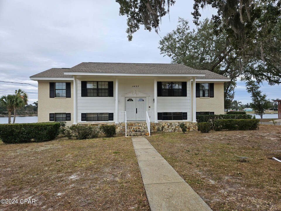 1437 Parkway Dr in Panama City, FL - Building Photo