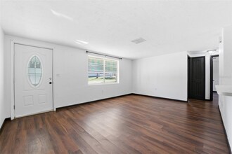 62 S Tyler St in Beverly Hills, FL - Foto de edificio - Building Photo