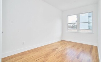 29 Marcus Garvey Blvd-Unit -3R in Brooklyn, NY - Building Photo - Building Photo