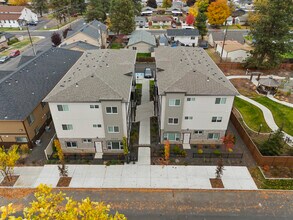 North Astor Flats in Spokane, WA - Building Photo - Building Photo