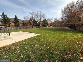 2113 Chain Bridge Rd in Vienna, VA - Building Photo - Building Photo