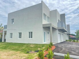 116 NW 10th St in Hallandale Beach, FL - Building Photo
