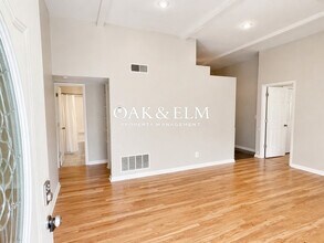 5403 Zev Way in Louisville, KY - Building Photo - Building Photo