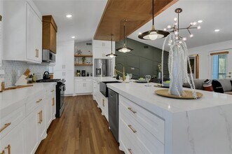 1237 Airline Dr in Grapevine, TX - Building Photo - Building Photo