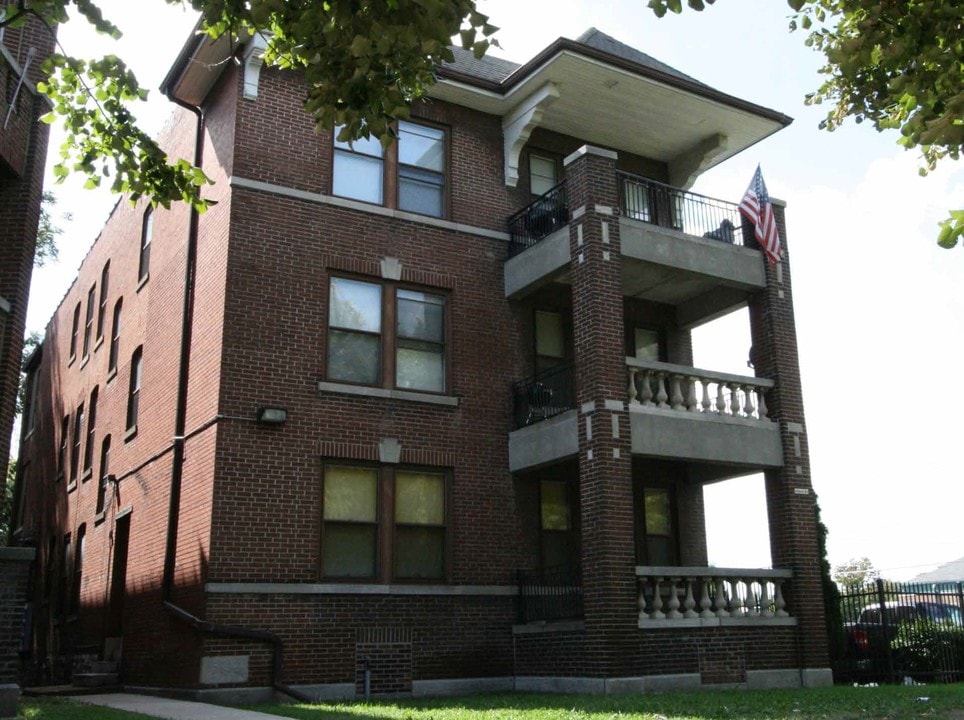 5662 Waterman Blvd in St. Louis, MO - Building Photo