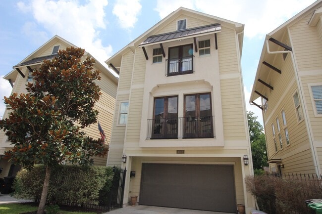 property at 2212 Radcliffe St