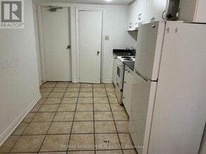 869 Broadview Ave in Toronto, ON - Building Photo - Building Photo