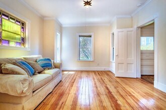 5 Stanford Ter, Unit 1 in Somerville, MA - Building Photo - Building Photo