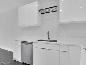 4550 29th St SW in Lehigh Acres, FL - Foto de edificio - Building Photo