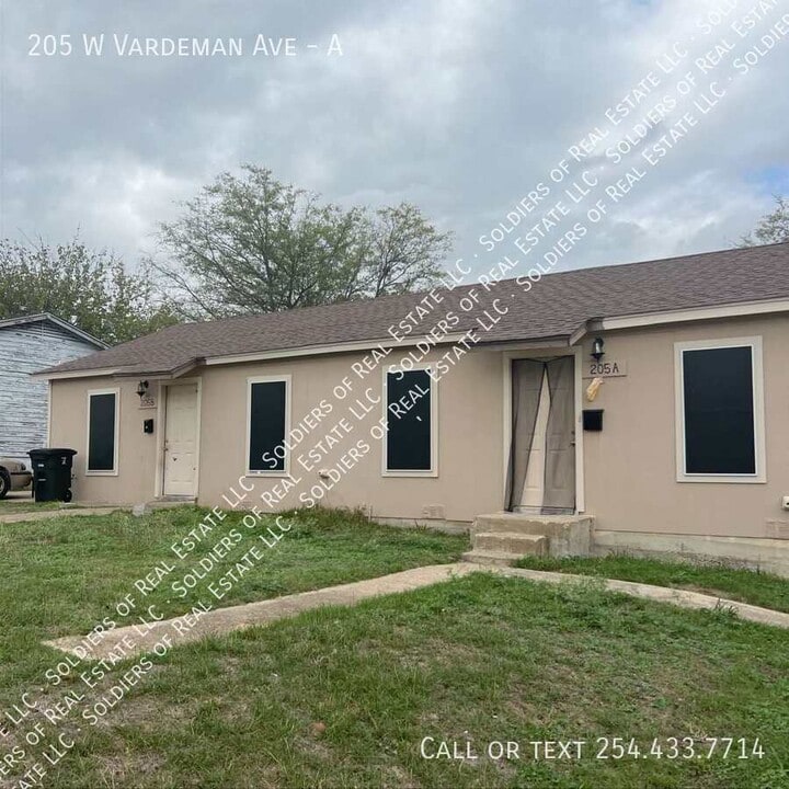 205 W Vardeman Ave in Killeen, TX - Building Photo