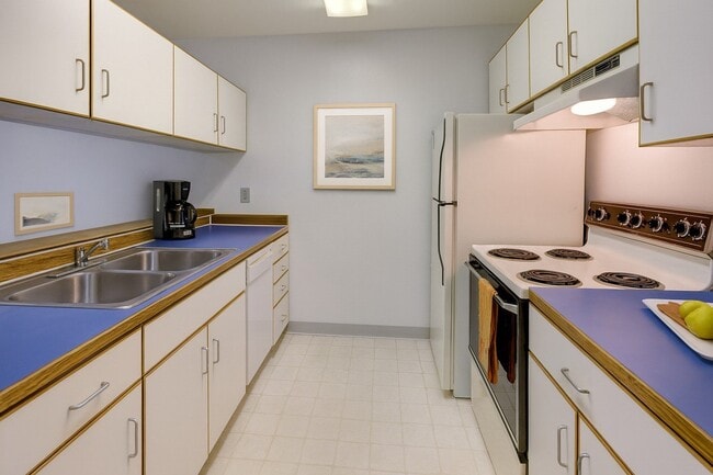 Chugach South in Anchorage, AK - Foto de edificio - Building Photo