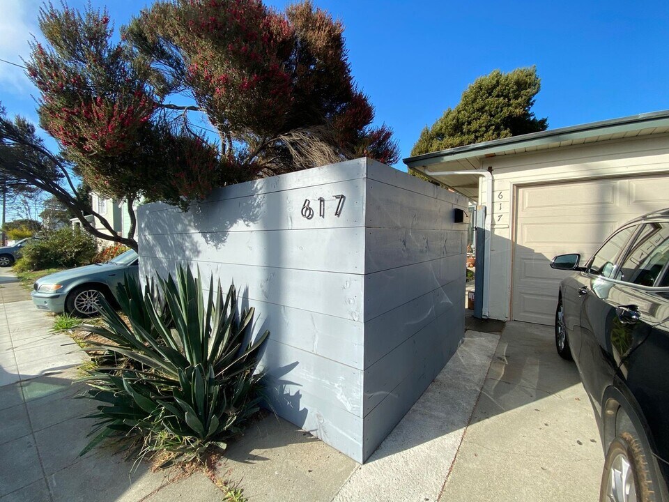 617 38th St in Richmond, CA - Building Photo