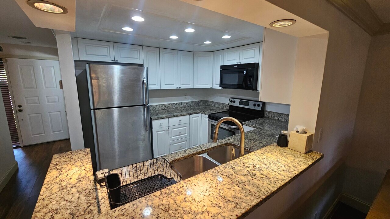 89 Deer Creek Rd in Deerfield Beach, FL - Building Photo