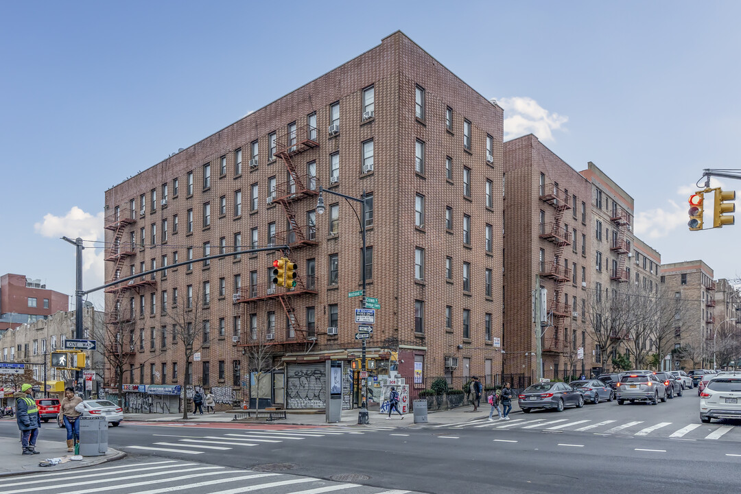 272 Crown St in Brooklyn, NY - Building Photo