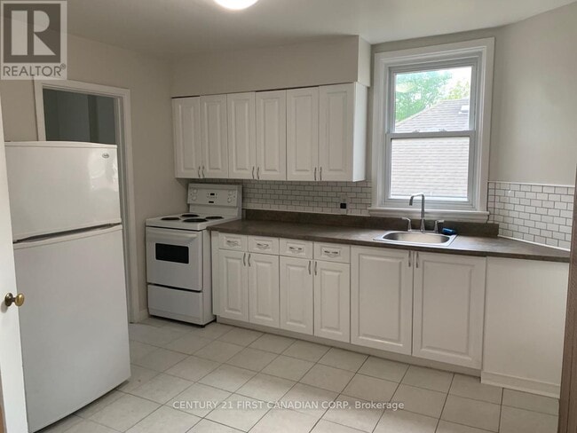 359 Princess Ave in London, ON - Building Photo - Building Photo