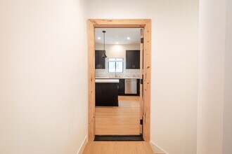 351 S Catalina St in Los Angeles, CA - Building Photo - Building Photo