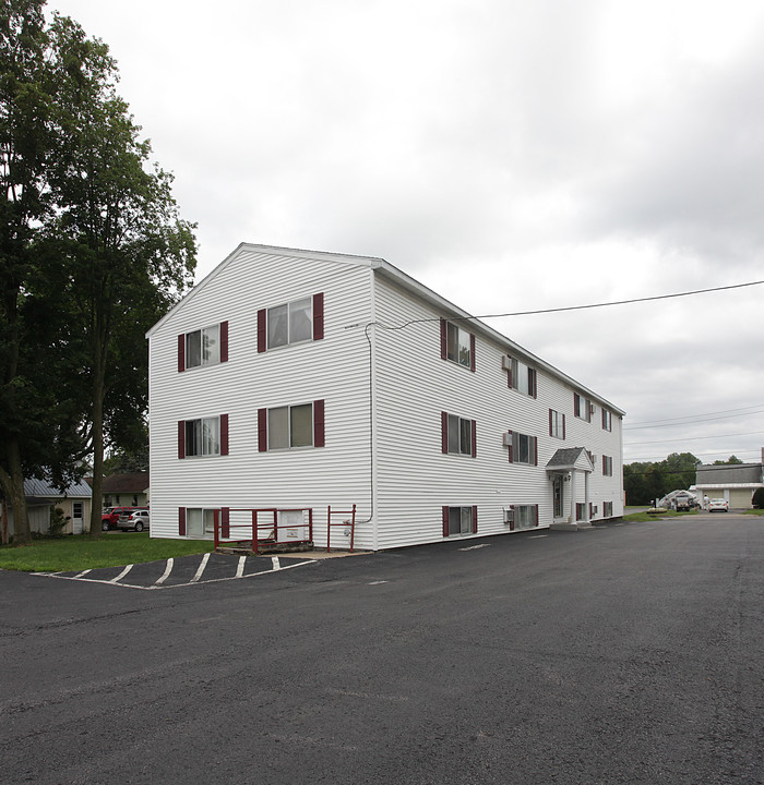 44 New Hartford St in New York Mills, NY - Building Photo