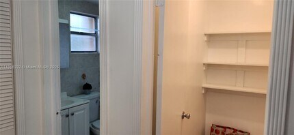 6200 W Flagler St in Miami, FL - Building Photo - Building Photo