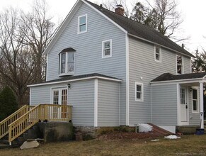 88 Staples Rd in Easton, CT - Building Photo - Building Photo