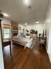 3924 E Renfro St in Burleson, TX - Building Photo - Building Photo