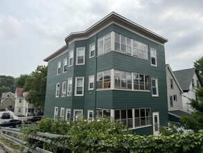 28 Cameron Ave, Unit 3 in Somerville, MA - Foto de edificio - Building Photo