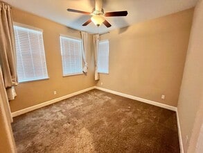 1557 Mayweed Dr in Los Banos, CA - Building Photo - Building Photo