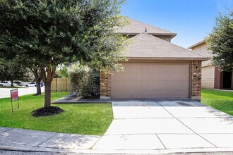 8902 Gerald Ohara in San Antonio, TX - Building Photo - Building Photo