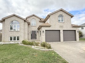 2313 Lesperance Rd in Windsor, ON - Building Photo