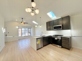 516 S Campbell Ave, Unit 3 in Chicago, IL - Building Photo